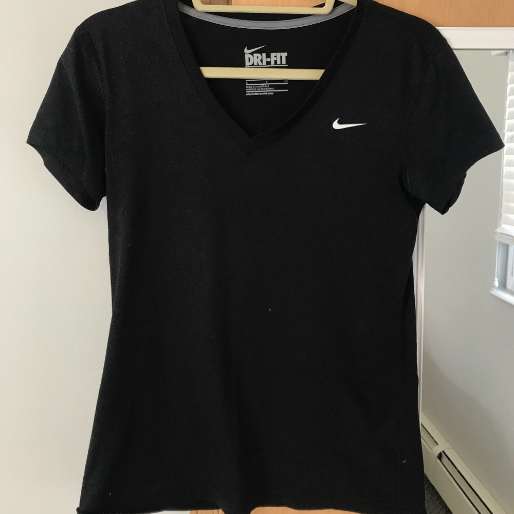 Black Nike Dry-Fit Workout Tee-Shirt
